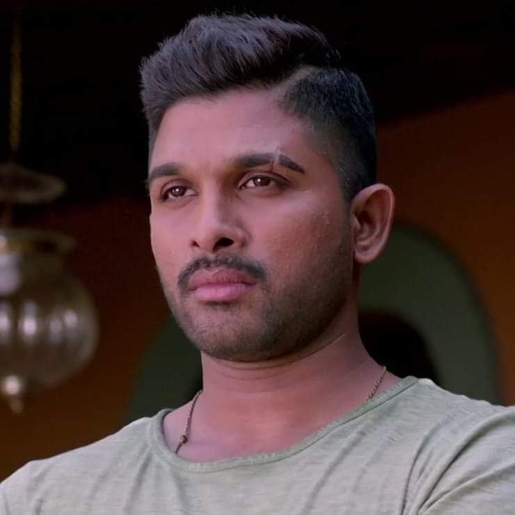 AlluManvi's tweet photo. #AA19 Update on 1st Jan #AA19Updateon1stJan #2DaysToAlluArjun19Update
Let's Have Trend Today's Evng 5pm ...... #StylishStar @alluarjun ππππ https://t.co/cOh8BX1YGs
