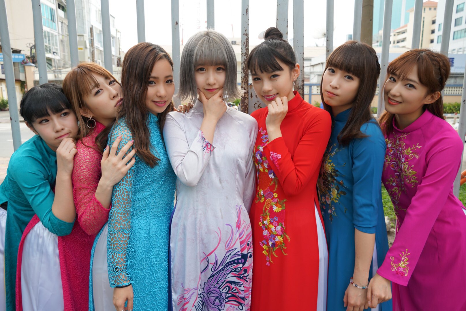 Chu Z 公式 Chu Z ベトナムにて アオザイを着ました Chu Z アオザイ 民族衣装 ベトナム T Co 2btnd1x6q5 Twitter