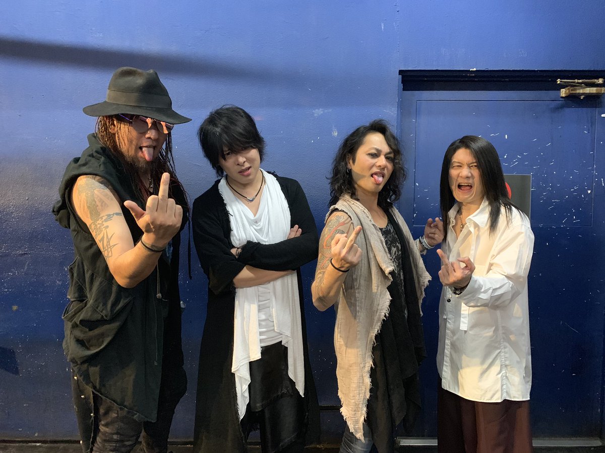wggc_official's tweet photo. 【WGGC-GIG3-】
男性ギタリストの皆さまです!😊🎸
#WGGC
#GIG3
#KAZ
#RENO
#原田喧太
#小林信一 https://t.co/6vDChAdYGQ
