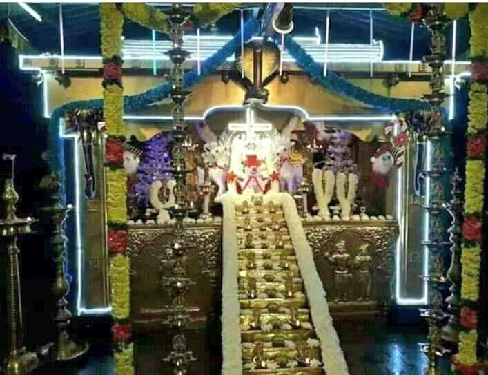 Xtian maron must reconvert Hindusim instead copied Temples
Tridition&Customs. Following Hindu culture at all festivals&functions.Latest erected like LordAyyappa Temple's18Holy steps. Churchs became entertainment places&cemeteries. Ricebags unable to forgot old tridition @Swamy39