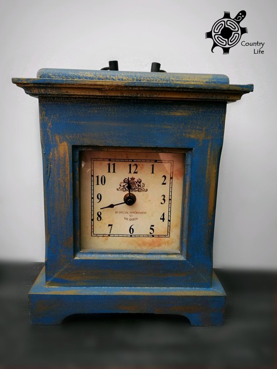 Countrylifesri1's tweet photo. Vintage Table Clocks #countrylifesl #antique #vintage #clock #tableclock #deskclock #shelfclocks #livingroom #livingroomdecor #luxurylifestyle #stylish #luxuryliving #modenhome #luxuryhomes #srilankastyle #srilankaarchitecture #colomboshopping #shoppingsrilanka #colombo https://t.co/cNzRXk2rde