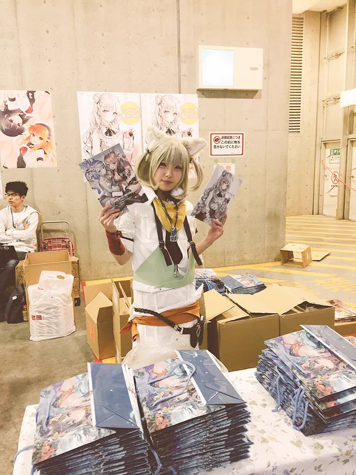 設営ほぼ...完了しました。今日はクロちゃんのコスプレイヤーさんがいます? 