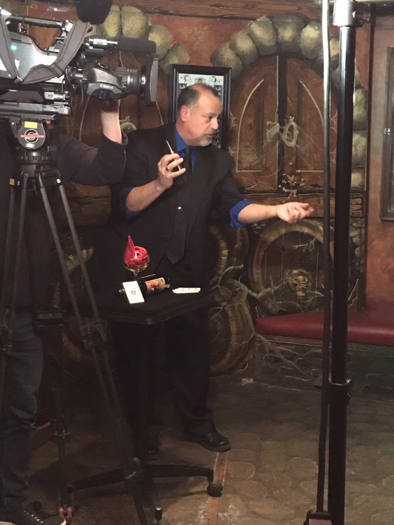 hine527's tweet image. 2019年 1月 1日 NHK総合

世界最高峰 Magicの殿堂

MAGIC CASTLE 2018

23時35分〜

#MacKing
#shootogawa
#simmon
#HenryEvans
#GorgeTover