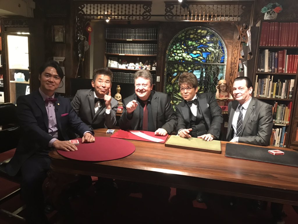 hine527's tweet image. 2019年 1月 1日 NHK総合

世界最高峰 Magicの殿堂

MAGIC CASTLE 2018

23時35分〜

#MacKing
#shootogawa
#simmon
#HenryEvans
#GorgeTover