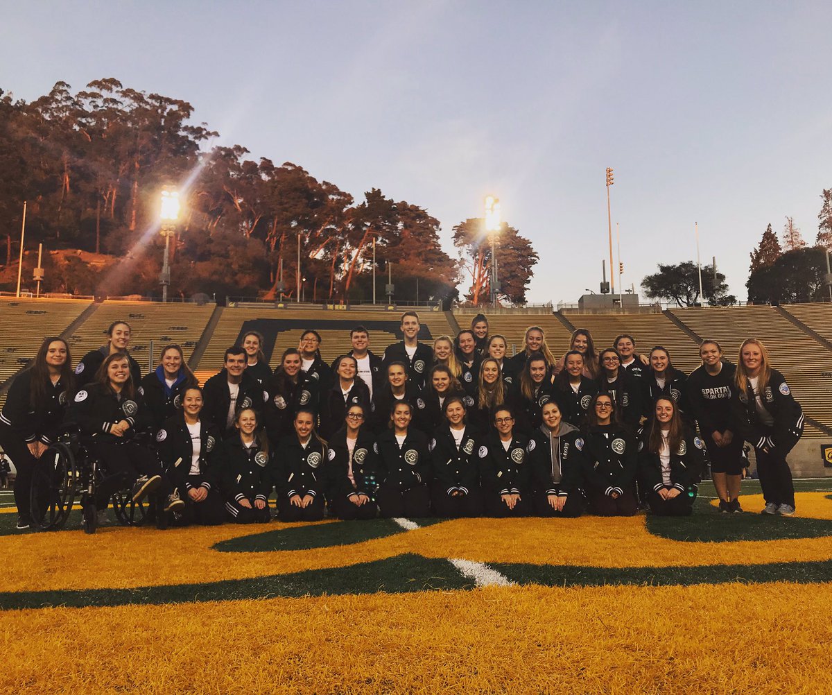 MSU_Colorguard's tweet photo. Rehersal at University of California Berkeley! 🏈💚 #SMBCG #MSU #ucberkeley #colorguard #RedboxBowl #California #nightrehersal https://t.co/NIlPXglKA5