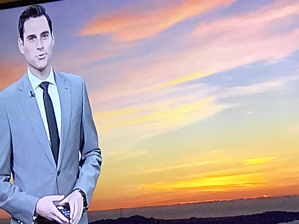 Mayswriter's tweet photo. What time is it? @DrewTumaABC7 Tuma Time! Fun to be in the SF Bay Area - even recovering from knee surgery - to experience @abc7newsbayarea Not missing the @komonews rain and cold! @ABC @ericthomaskgo #drewrules https://t.co/Ug6rAnkHBZ