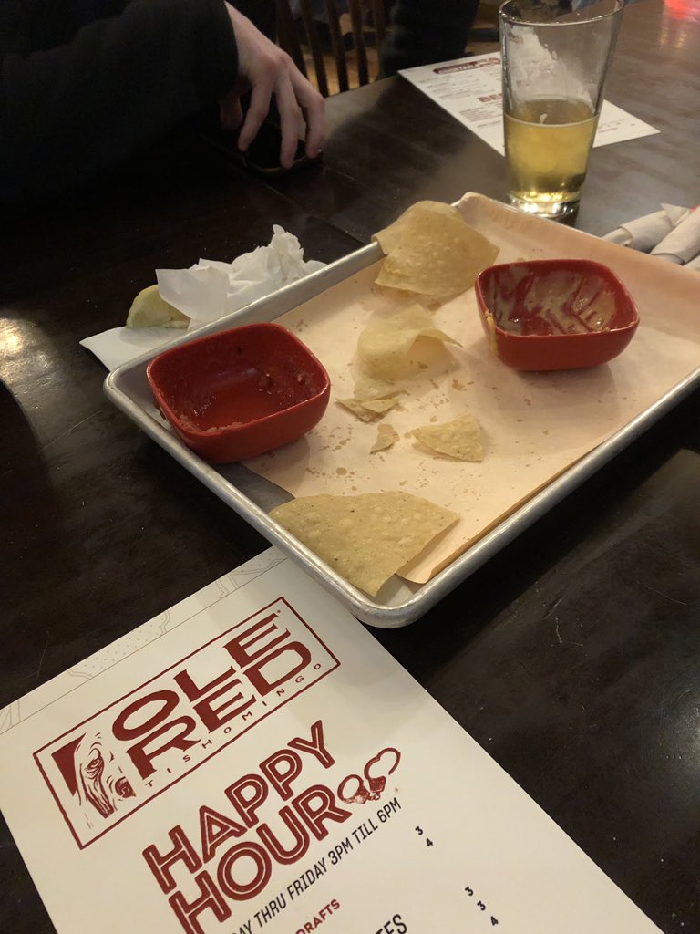 parklidd's tweet photo. @blakeshelton the food is bomb but the serving size of the queso/salsa is subpar. C’mon man! We need mo chedda!! https://t.co/k8m1sA16Kb