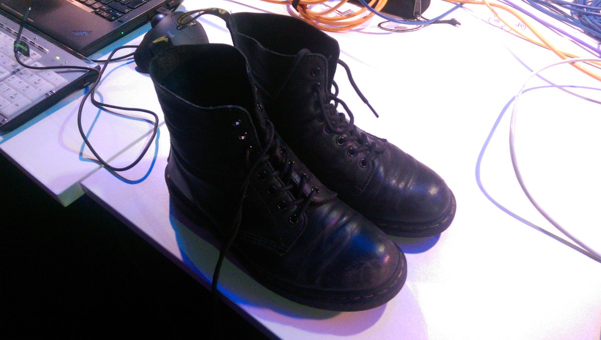 C3SpaceCentre's tweet photo. Who of you lost a pair of shoes at @C3SpaceCentre ? #35C5 https://t.co/QpKNx6Jbdf