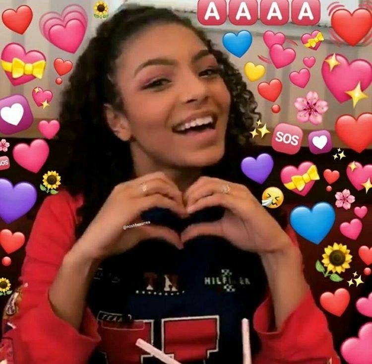 mutfandom's tweet image. Oi pessoas, espero que vocês gostem da nossa página, caso tenham algumas sugestões para futuros famosos comentem nesse tweet, nos citem ou mandem na dm.
obrigada por nos seguir e aproveitem!