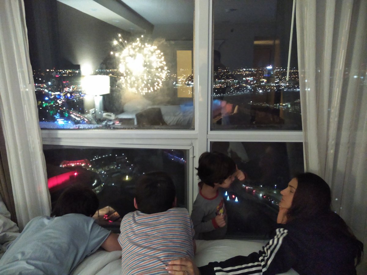 Best way to wrap up a fun filled watermark day... fireworks above Niagara falls from our hotel room :) #family