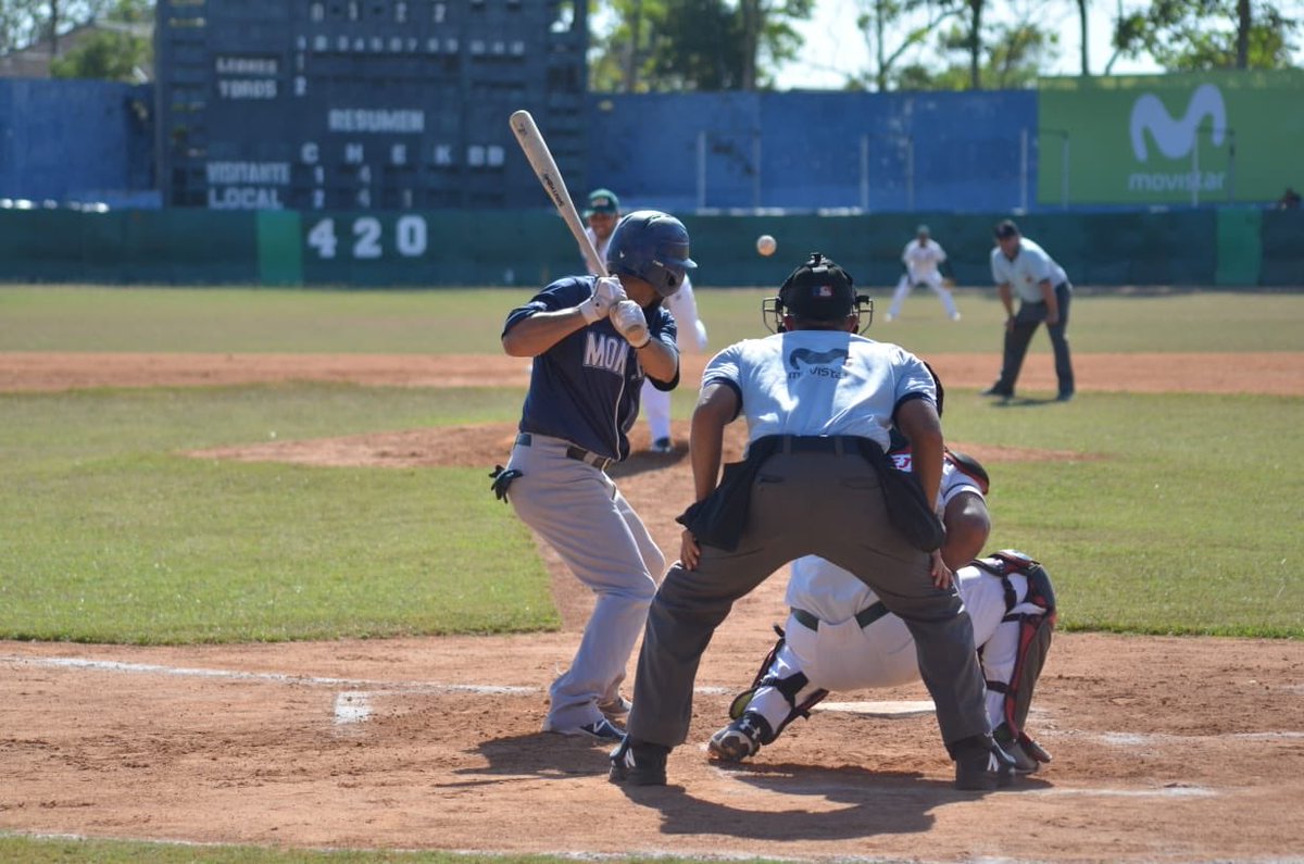 Leonesbbc's tweet photo. En su último partido de la temporada regular, Leones perdió en Sincelejo esta tarde @Leonesbbc 4 - 7 @TorosSincelejo @LCBP_Colombia #LaPelotaDeTuTierra https://t.co/UMpAmPQbwr