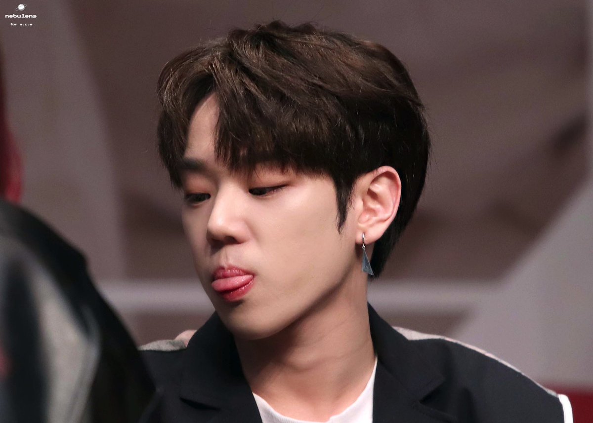 nebulens's tweet photo. 181229 CTS아트홀 팬싸

blep compilation

#에이스 #준 #와우 #김병관 #찬  #ACE #JUN #WOW #KIMBYEONGKWAN #CHAN https://t.co/jm104Ms9Oa