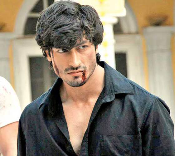 10 Fashionable Instances Of MuscleGod Vidyut Jamwal Looking Better With  Clothes Than Without