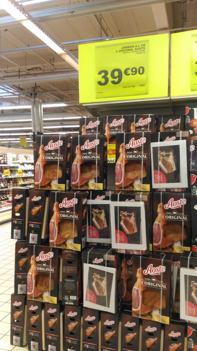 Fauvarque59890's tweet photo. @francis_larrea @Dauvers70 @AUCHAN_France Mr sans mentir de temps en temps j anime des produits alimentaires comme ici difficile de trouver des porcs français. Les porcs français sont trop chère.On va pas licencier les salariés de ces usines. J ai bien vendu ces jours là merci aux consommateurs et personnels du magasin https://t.co/vEiqGuAjBw