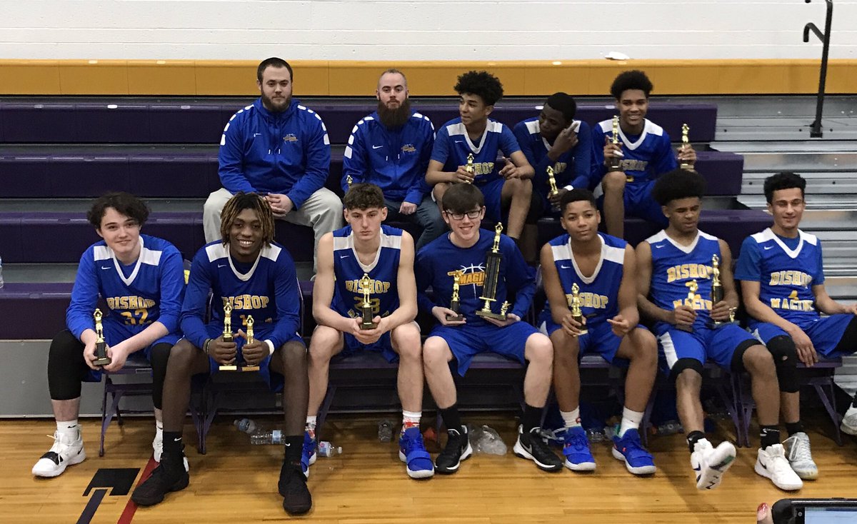 MaginnNews's tweet photo. The 2019 Spa Catholic Christmas Tournament Champions! @MaginnNews @RCDASchools @CathSchoolNews @RCDASupt https://t.co/oYEciLGs95