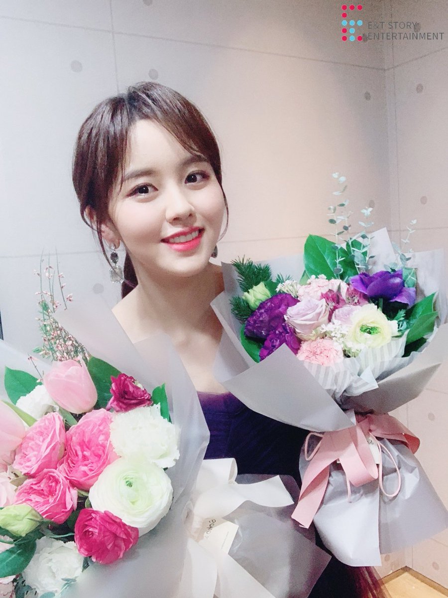 KlausEvent's tweet photo. [비하인드] 어제 소현배우가 MBC <#연예대상>에서 #언더나인틴 으로 뮤직·토크 부문 우수상을 수상했습니다! 수상을 진심으로 축하드립니다 😊 👏👏 #김소현 https://t.co/SPv5tvP9BM