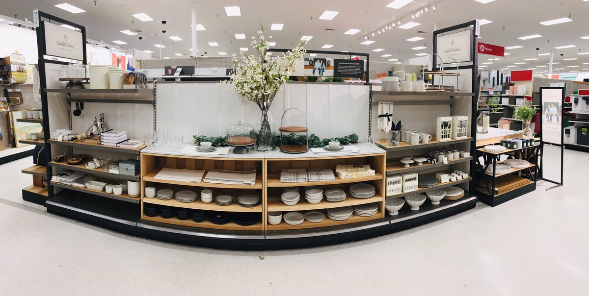 “Celebrate the everyday” with #HearthAndHand, refreshed for the new year! #T0171 <a href="/dmasin88/">apexcreationnetwork</a> <a href="/Kunsman/">Laura Kunsman</a>