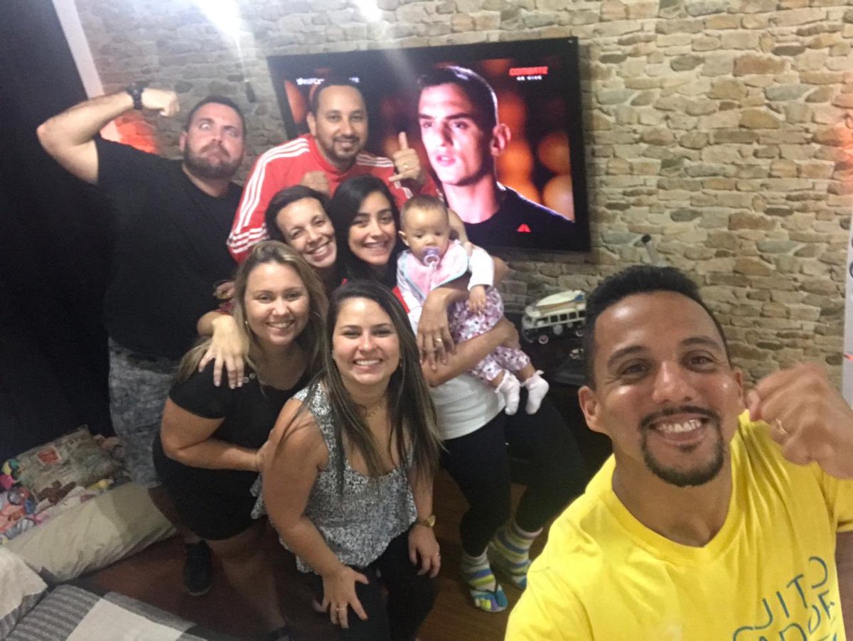 marcellovicent's tweet photo. #UFC232noCombate Marcelo e Maria do Rio de Janeiro - MADUREIRA! Fala Rhodes! Coloca meu amigo ao vivo! https://t.co/QyXhI32JxN