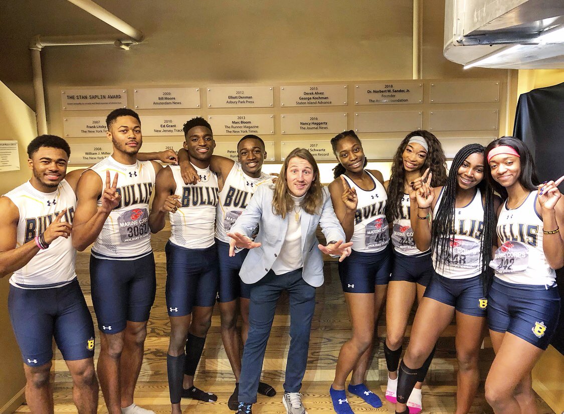 Bilbodatoad's tweet image. Marine Corps Holiday Classic - Over 5,400 Athletes competed today with 11 US #1 Marks... HAWT DAYM, THATS DOPE!🔥🎉🙌🏽👍🏽🐸🐸🐸🐸 It was an honor to meet and cover this event! •••
•
•
Who competed here today?!?! #ToadLyfe #ArmoryNation #YERW #TTC #WEWORKIN #TheySleep