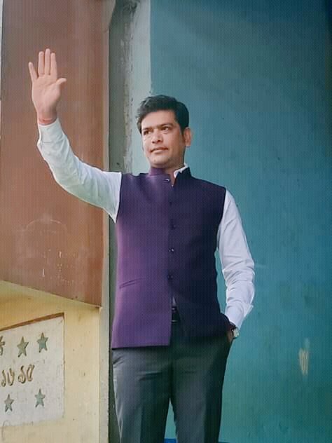 anirbanrijumit1's tweet photo. Very Good Morning And Last #SundayOf2k18
Enjoy The Day..
#Boss Of #NorthHowrah..
Always #SmileOn Face..
Minister Of Sports & Youth Affairs Sri #LaxmiRatanShukla .. @Lshukla6
😎😇😊💪👌👏👍👊🙏🙏
@MamataOfficial
@abhishekaitc
@derekobrienmp
@TMC_Supporters
@jeet30 https://t.co/y6BfEQC6EU