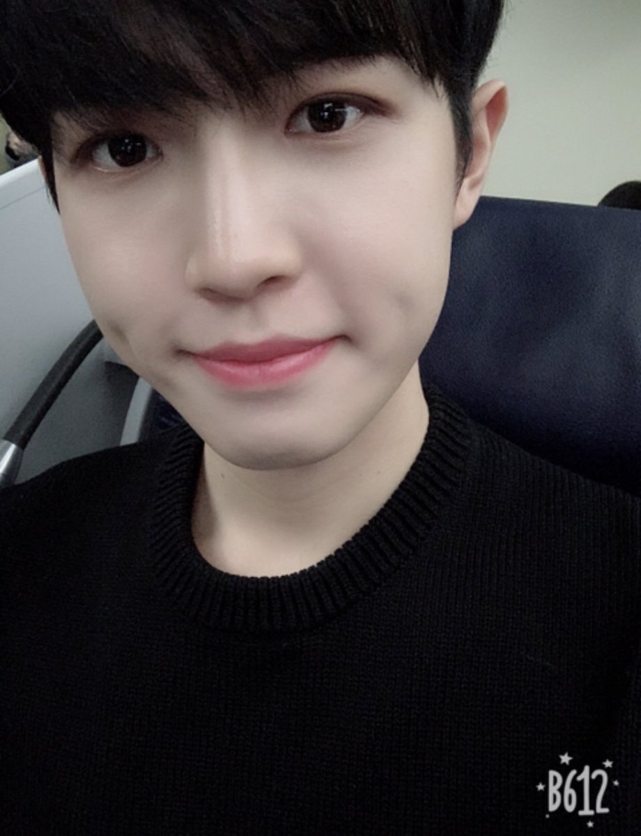 jjaenii•`🍃 tweet media