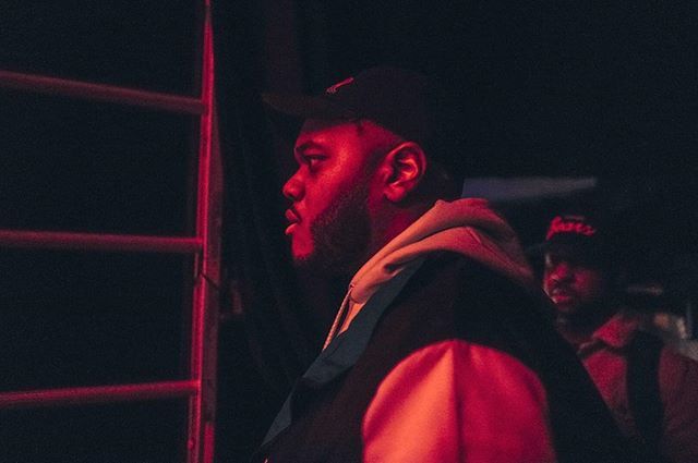 kieferro's tweet photo. My first time seeing @solosam perform in person and I was blessed to be able to capture such legendary moments! Right before he hit the stage vibes! #chicagoartist #parkwest #solosam #freddiegibbs #chicago #kieferroflix #backstage https://t.co/sqyukZVyKK https://t.co/vZLXgzlHfZ