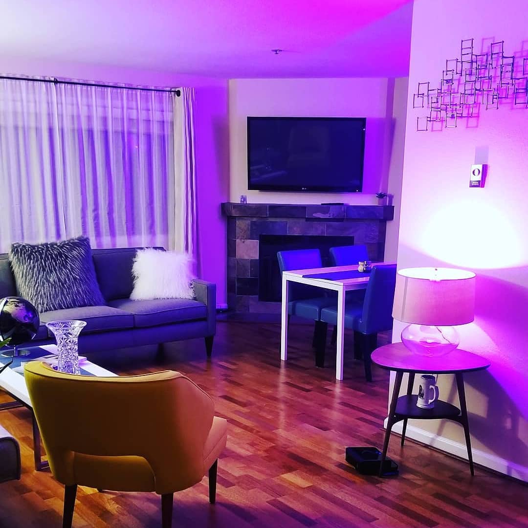 lifx_me's tweet photo. @mcstead showing us how to take #livingroomdecor to the next level with #lifx 🙌
#startup #interiordesign #smartlighting #automation #smarthome #smartoffice https://t.co/IpV4ondAZo