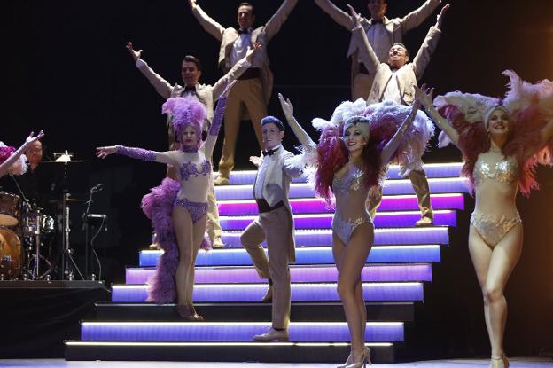 teatroolympia's tweet photo. Sólo hasta el 6 de enero #UnChicoDeRevista, un musical original con los grandes éxitos de antaño pero llevados a escena de una manera actual
🕺 https://t.co/J4Na5QtQDD https://t.co/hmC3l5yT9u