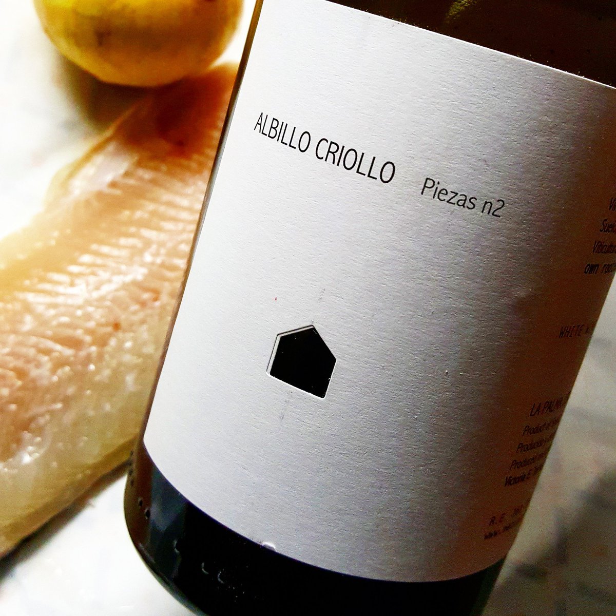 copatinto's tweet photo. Awesome Albillo Criollo by @matiasitorres from La Palma. So much intensity, energy &amp; complexity. Luv it! #matiasitorres #albillocriollo #lapalma #winetasting #saturdaywine https://t.co/zsDh0GG5bP