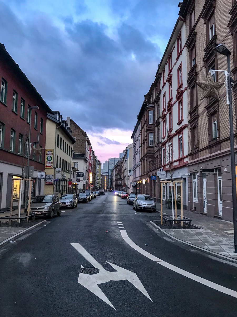 foto_fancy's tweet photo. Good morning Frankfurt‘

A beautiful and quiet Sunday morning in Sachsenhausen, Frankfurt 

https://t.co/gd6uFE1seh - free photo stocks 

#frankfurt #sachsenhausen #germany #deutschland #fotofancy #freephotostock @fotofancy https://t.co/gkBih1tadc