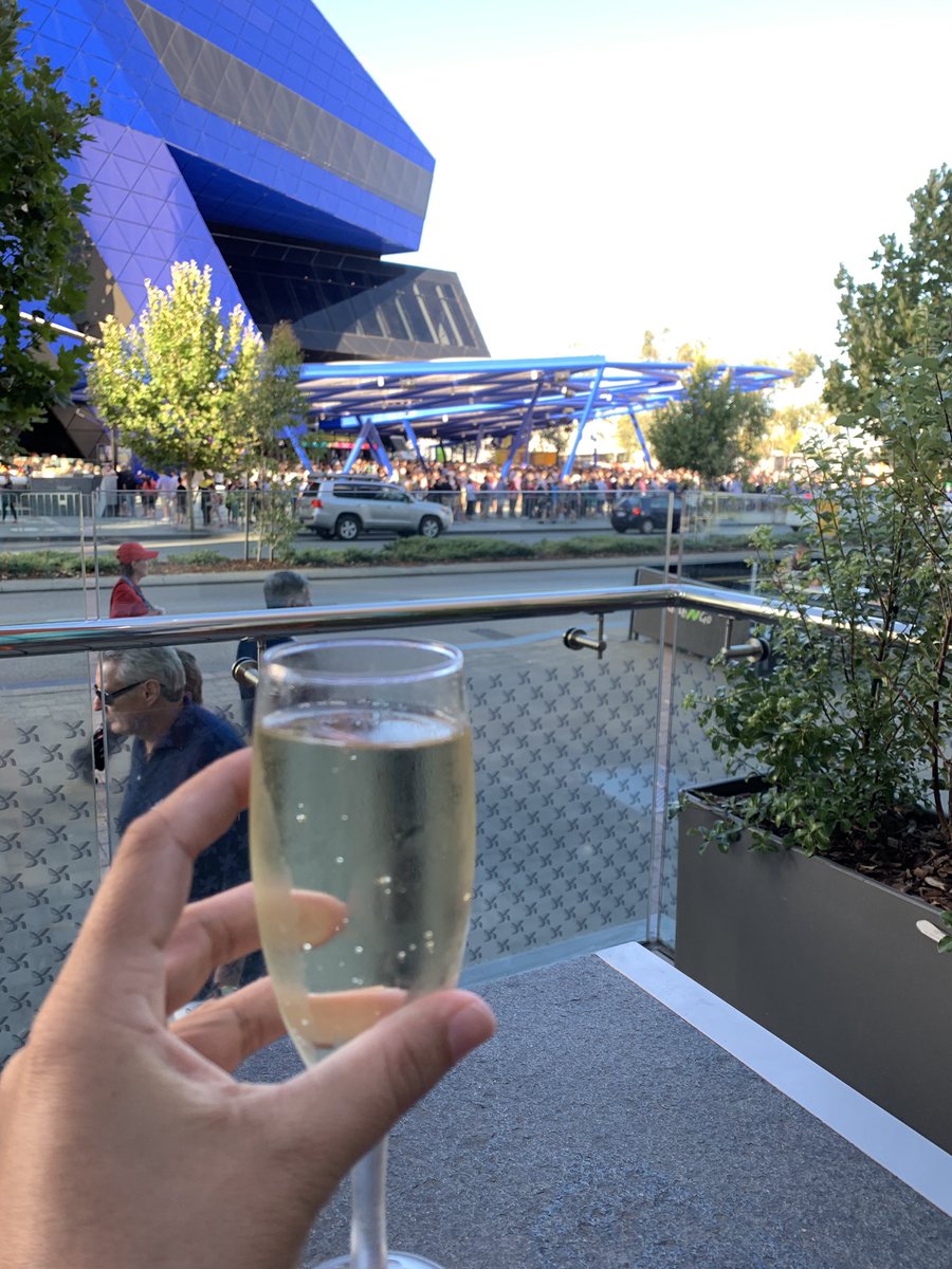 ChannyBH's tweet photo. Having a cheeky bubbles while I wait for the crowd heading in to #PerthArena to ease. #HopmanCup #TeamFederer #GoSwitzerland 🤗🥂🎾🇨🇭 https://t.co/dZV9rhCzGT