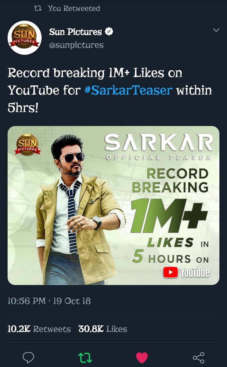 VijayDILeep04's tweet photo. #SarkarTeaser/Trailer 1M+Likes In 5 Hours 💥💥🔥
#WorldMostLikedSarkarTeaser 😎 https://t.co/CLHByYWs8v