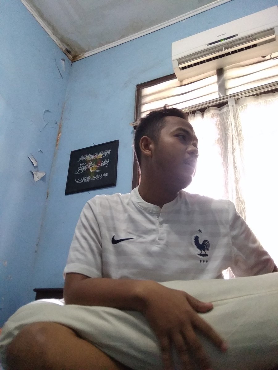 Semoga cepat di beri kesembuhan untuk salah satu fotografer terbaik shani <a href="/KaosHitamPolos/">❗</a> 😊