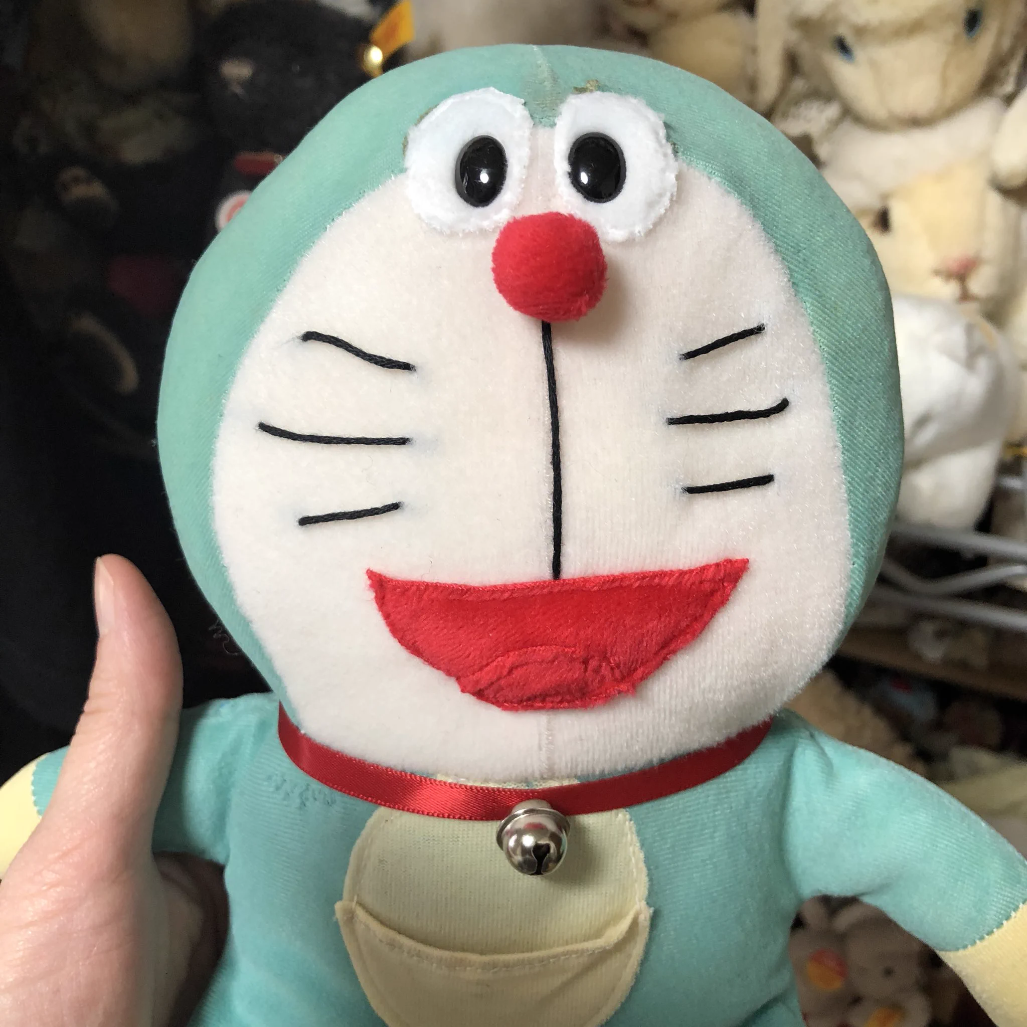 瀕死のドラえもんが帰って来た！ぬいぐるみを見事に直した戦友さんが凄い！！
