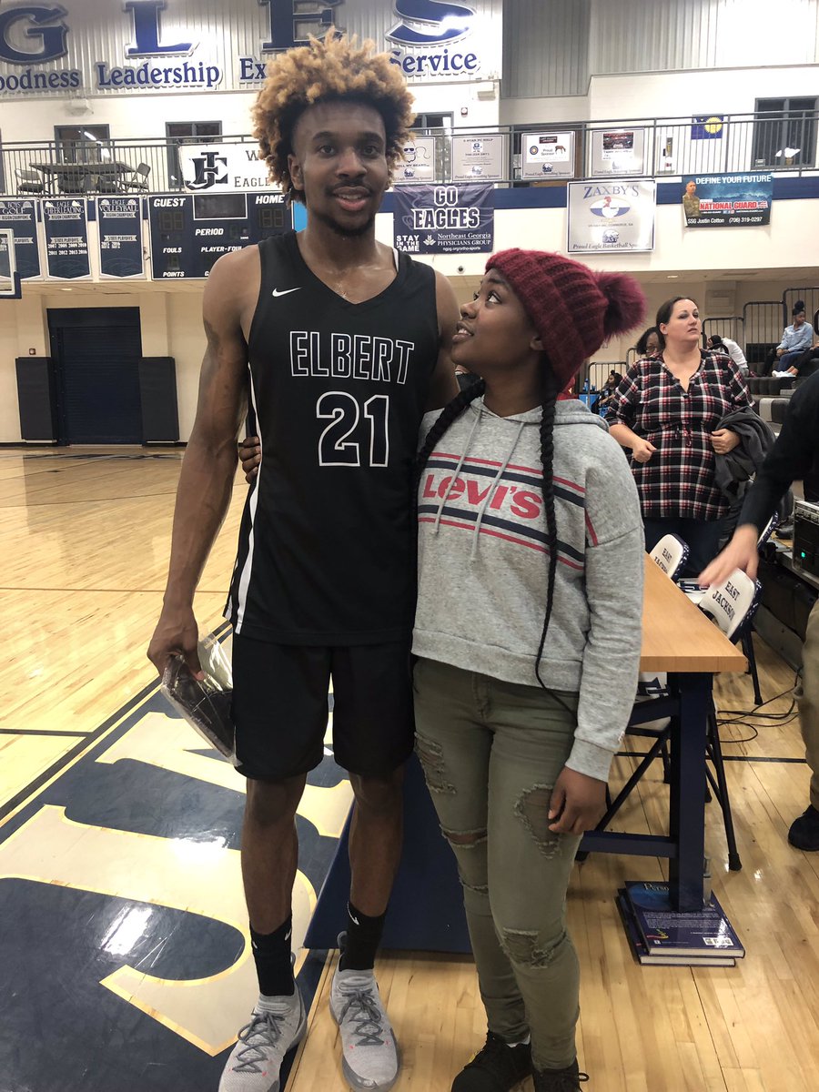 jasminheard4's tweet photo. Guess who won MVP today?? YESSIR, MY BOY!!!😁‼️ #RespectKingJames 🥶 https://t.co/RL7Ha23BRt