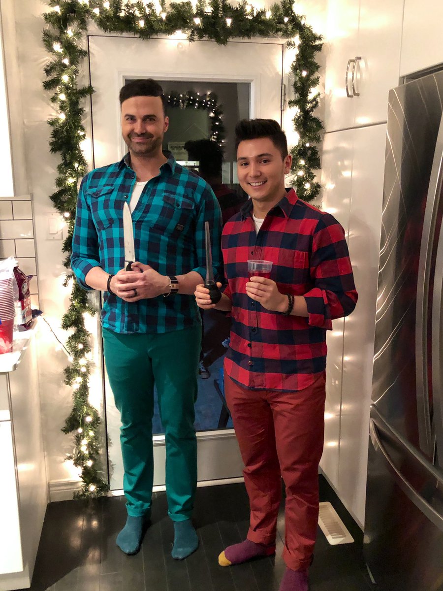 LucaMLuca100's tweet photo. After spending Christmas with your families, it’s nice to share the same special day with your friends. We present to you-FRIENDSMAS! @KellyPeter &amp; @JonnyWright86 hosted the 2nd Annual and the group shot is a must as well as festive apparel and turkey! https://t.co/NinseC47jM