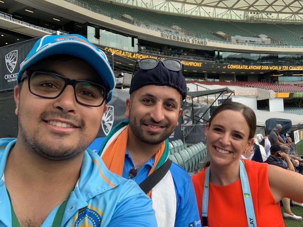 KiksA88's tweet photo. Always a fan of your work @Neroli_M_FOX !! See you in Sydney! @SwamiArmy #swamiarmy #indiancricketfans https://t.co/sfABA4QJb2
