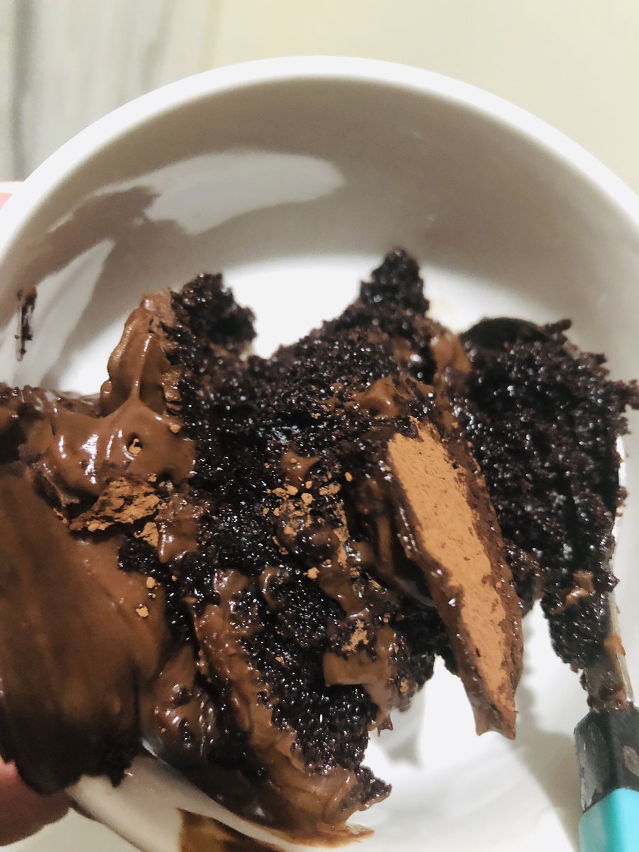 teeceegweys's tweet photo. Hard-pressed for ideas this new year and possibly new season. Taking chocolate cake for breakfast to soothe the nerves. #LeSucreLab https://t.co/zJLvXF3eUe