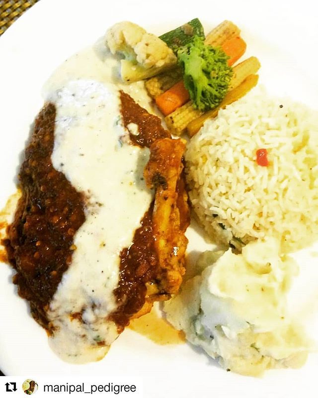 GingerGarlicG2's tweet photo. #Repost @manipal_pedigree ・・・
Pollo Alla Ranchero
245/-
Juicy Chicken breast with spicy basil and cheese sauce served with fresh sauteed vegetables, rice and yummy smashed potato. A must visit for all the continental cuisine lovers. @gingergarlicg2 #… https://t.co/YbA4JP6KSR https://t.co/c9IKMY50iM