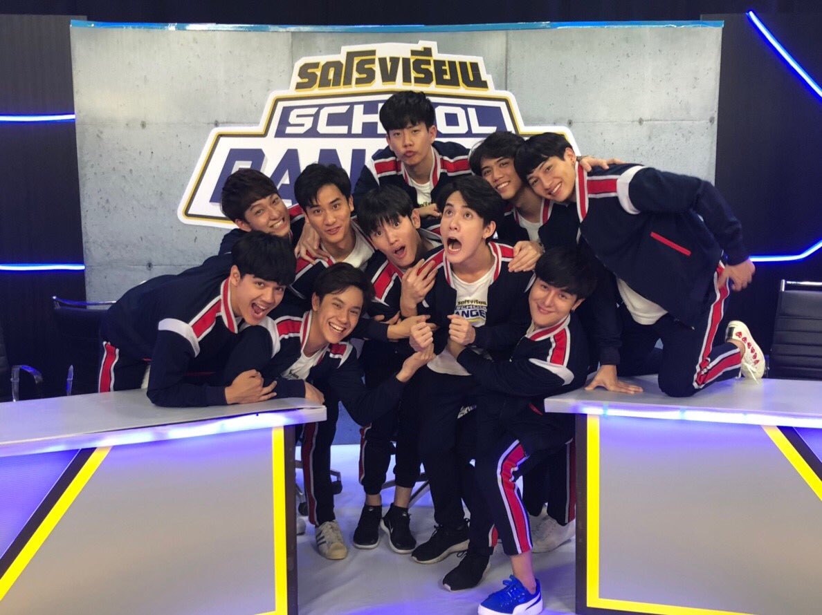 mynameisnanon's tweet photo. จบการศึกษา SCR48 @victorzheng_v  ❤️❤️❤️❤️#รถโรงเรียนSchoolRangers https://t.co/XmsCNmU7wj