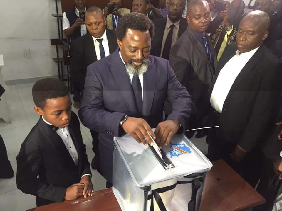 Moment historique. 
L’histoire se souviendra qu’un jeune président a organisé des élections, pour lesquelles il n’était pas candidat. Dignité pour le Congo. 
On doit avancer !
Rien n’a été facile mais il a fallu du courage. Bravo.
#JKK #LetCongoRise #Elections2018