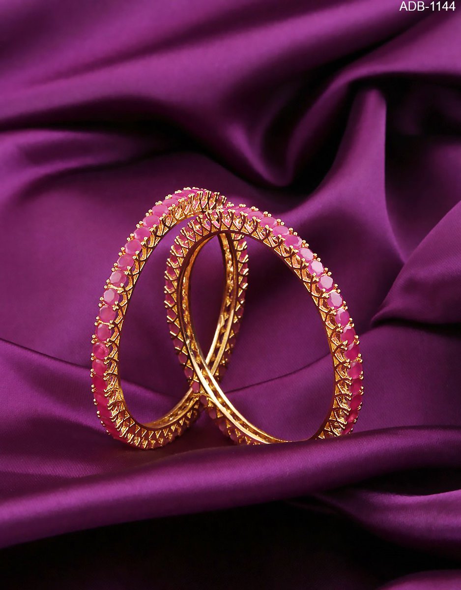 AnuradhaArts's tweet photo. Anuradha Art Jewellery offers beautiful collection of American Diamond Bangles in classic look. To see more designs click on this link: https://t.co/3S2AUFNK2o
#bangles #americandiamondbangles #diamondbangle #kangan #banglesset #designerbangles #artificialbangles #adjewellery https://t.co/G2cUcqIJqO