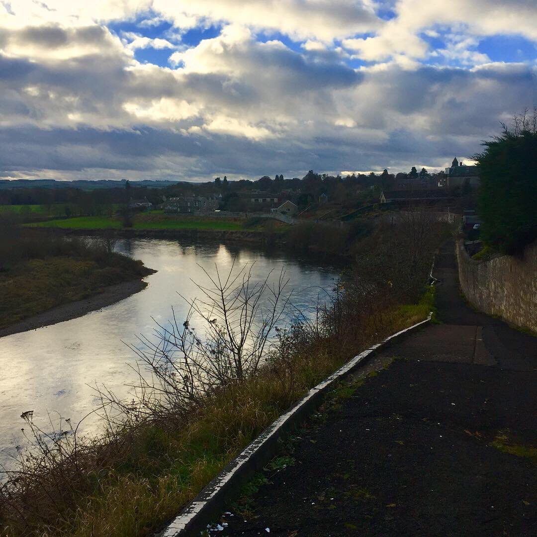 TillyFuller's tweet photo. Beautiful Coldstream, location of choice for one of this weeks runs ☀️ it’s a hard life ❤️ https://t.co/1YwdBwVYHJ