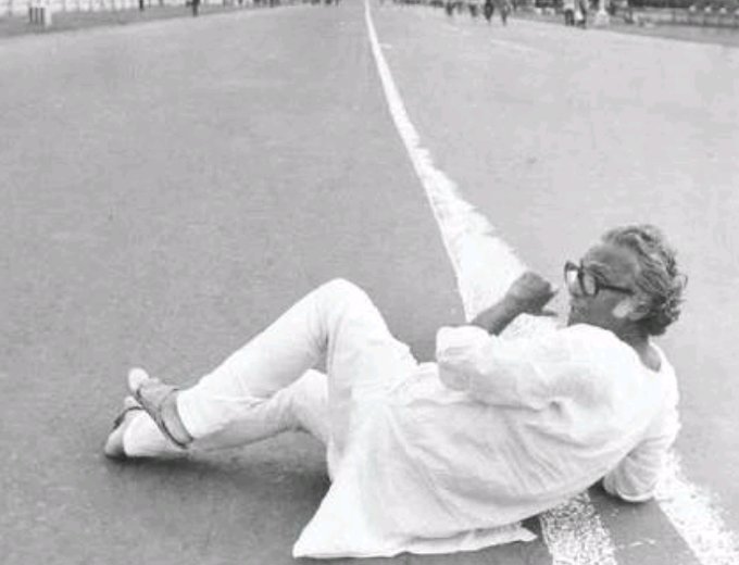 h_shaji's tweet photo. RIP #MrinalSen https://t.co/jBxQ7iPJvg