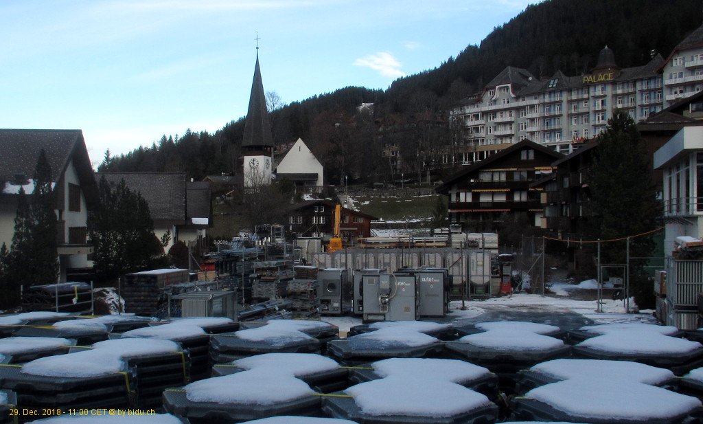 #Wengen - There are already tonnes of material for the #Lauberhorn race in the village.