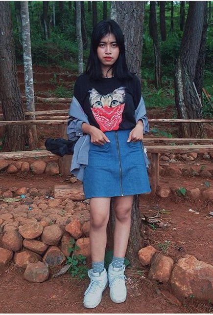 Skirt made by me.  (Itu fotonya di Hutan Pinus Jogja sama Taman Sari, kalian kalo cari tempat buat foto2 di Jogja, kesana aja)