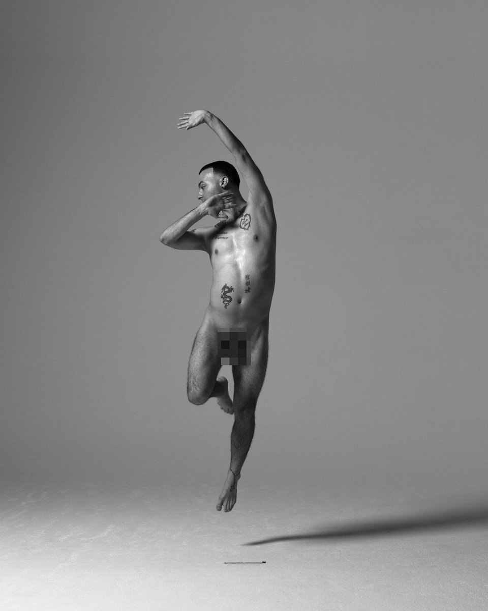 FLY_BCD's tweet photo. In the Arrested Movement portrait series, photographer Anthony Patrick Manieri captures and celebrates male body positivity which quickly turned into a social media movement. 

Visit their website to know more about the project: https://t.co/gyLf7YpesB 

#ForEveryBodyAndEverybody https://t.co/slF7shLnLZ
