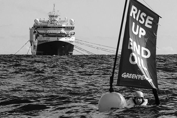 ExtinctionR's tweet image. PEOPLE VS. OIL: Sign the petition! “ We are the generation that ends oil. Join us.” #endoil #ExtinctionRebellion 
buff.ly/2CGMCvv