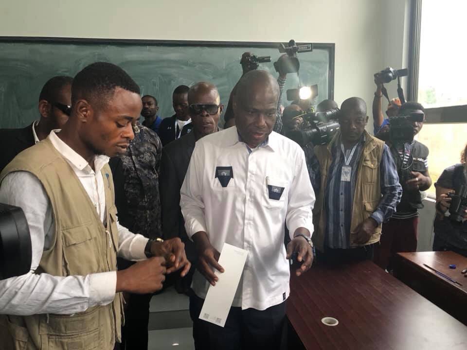 TeamCongo.com (@teamcongo) on Twitter photo #RDC : moment historique; <a href="/MartinFayulu/">Martin Fayulu</a> vient de voter avec la Machine à Voter sans Beni, Butembo et Yumbi 😢 . Ajoutant la participation de 10 millions d'électeurs fictifs .
#DRCVote #DRCElections2018 #RDC : moment historique; <a href="/MartinFayulu/">Martin Fayulu</a> vient de voter avec la Machine à Voter sans Beni, Butembo et Yumbi 😢 . Ajoutant la participation de 10 millions d'électeurs fictifs .
#DRCVote #DRCElections2018