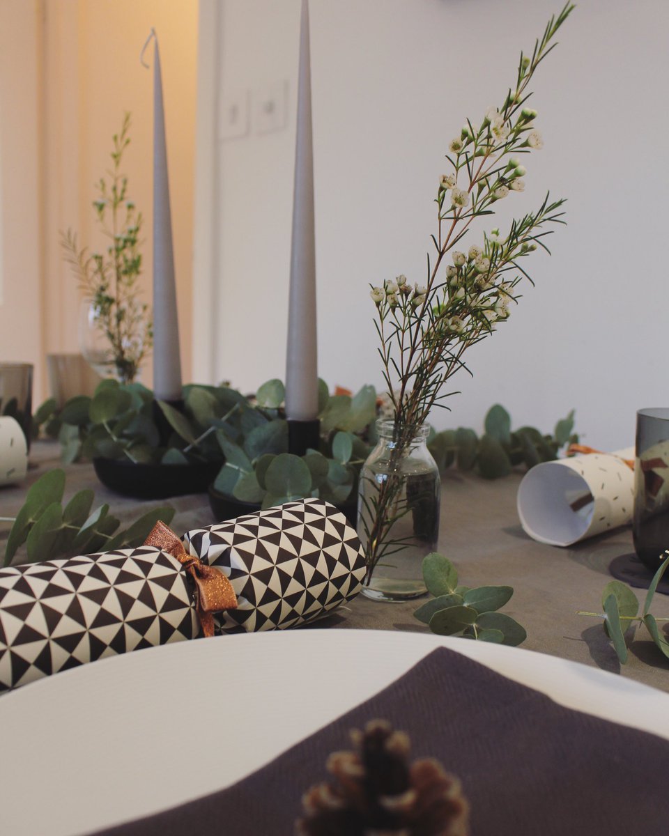 W_B_G_Shop's tweet image. Last mention of Christmas until next year, promise. Just still ridiculously pleased with our festive table (lovely crackers by @katieleamon). I know it’s kinda silly to be so excited about a table, but it looked (and smelled!) even better than I hoped it would #festivetable